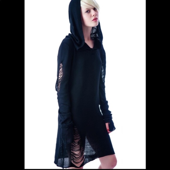 🖤4 SALE SOON🖤 “House Of Widow” shredded sweater - Picture 2 of 2